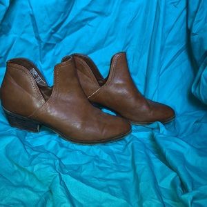 Short heel boots / booties